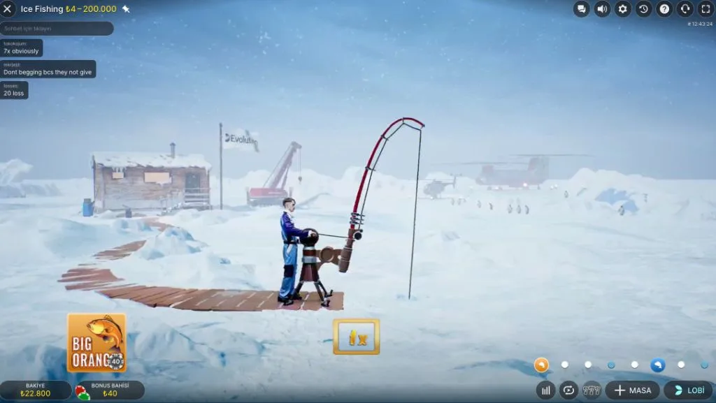Ice Fishing bonus turu: sunucu buz üzerinde dev oltayla Big Oranges bonusunu başlatıyor
